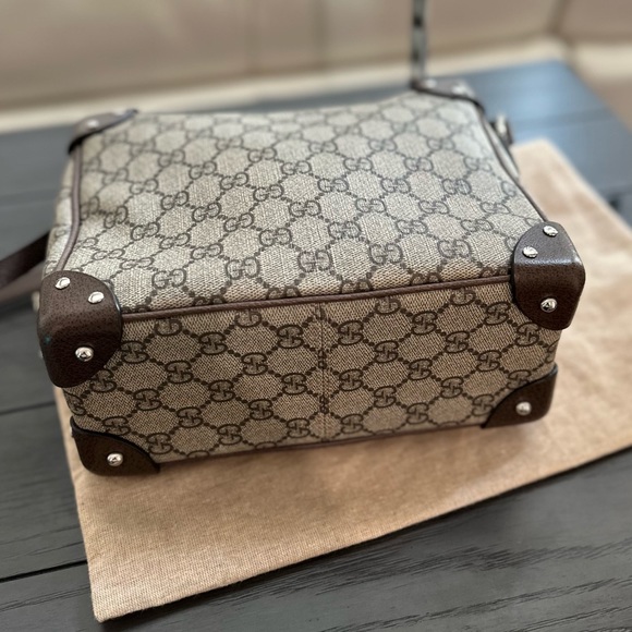 AUTHENTIC Gucci GG Supreme Tote Shoulder Bag - Picture 3 of 13